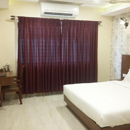 Hotel Mahalakshmi Residency Kolluru Exterior photo